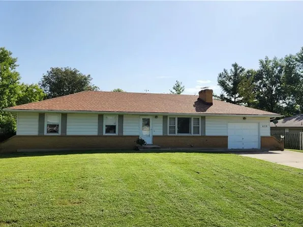 609 Park St, Lathrop, MO 64465