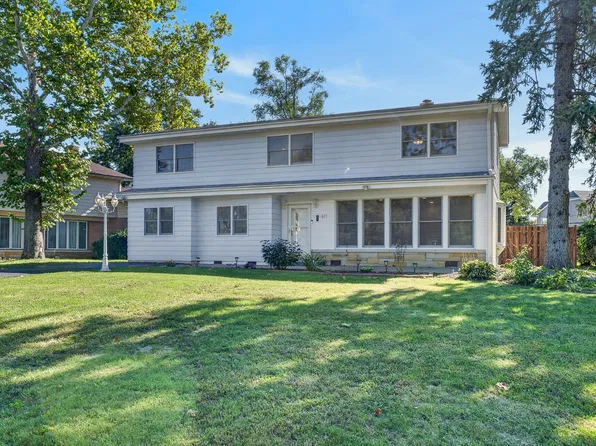 471 E 15th Pl, Lombard, IL 60148