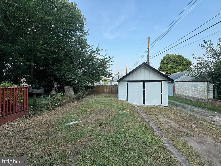 82 Central Ave — Photo 27