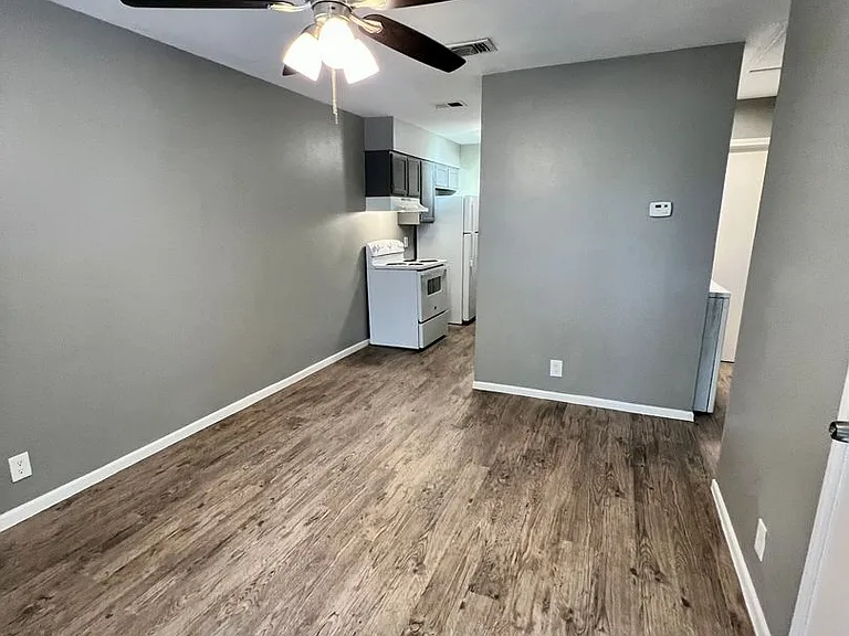 844 E Sunshine Dr #401 — Photo 8