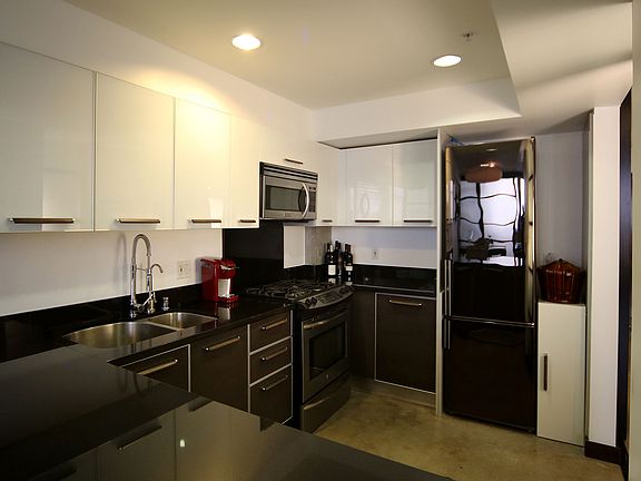 5th image of 35 N Raymond Ave Unit 202