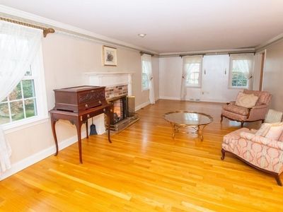 15 Holly Ln, Mattapoisett, MA, 02739