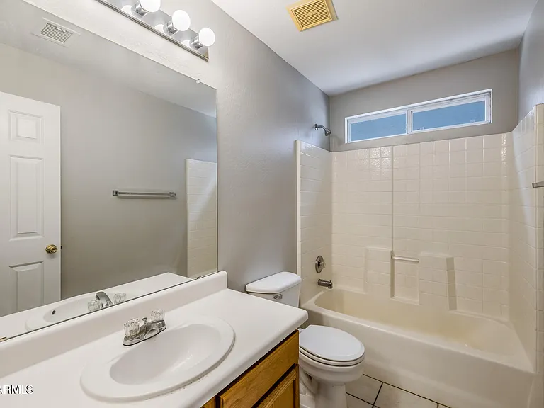 6640 E Russell St — Photo 15