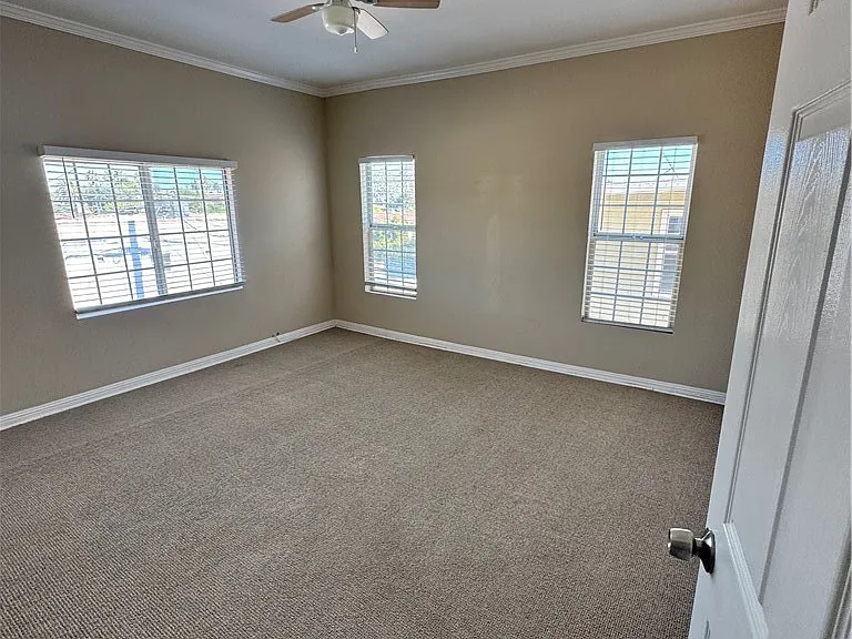 1046 S Citrus Ave — Photo 55