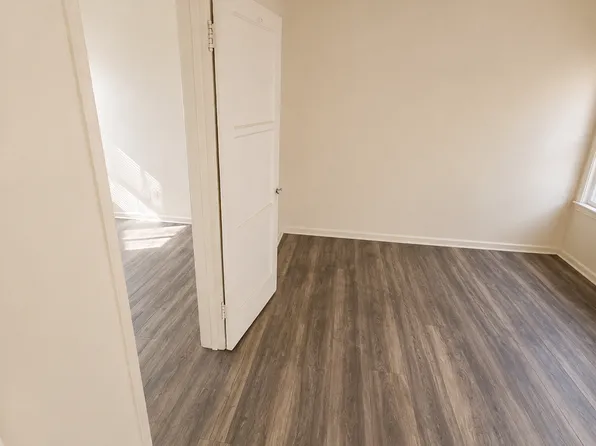 1040 W 107th St #1A, Los Angeles, CA 90044