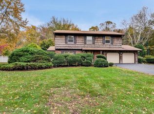 37 Juniper Dr, Freehold, NJ 07728