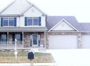 542 Birchwood Dr, Yorkville, IL 60560