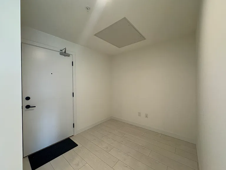 13439 94a Ave #211 — Photo 10