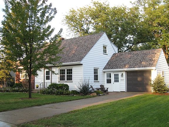 Beautiful 4+bdr w/++ storage