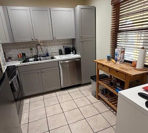 5th image of 132 S Cypress Rd APT 523