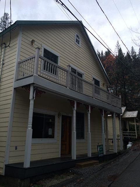 1st image of 105 Sunnyside Dr