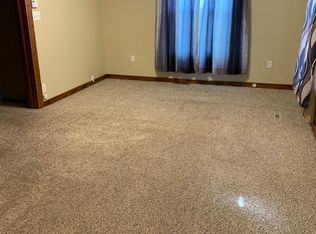 808 E 1st Ave, Mitchell, SD 57301