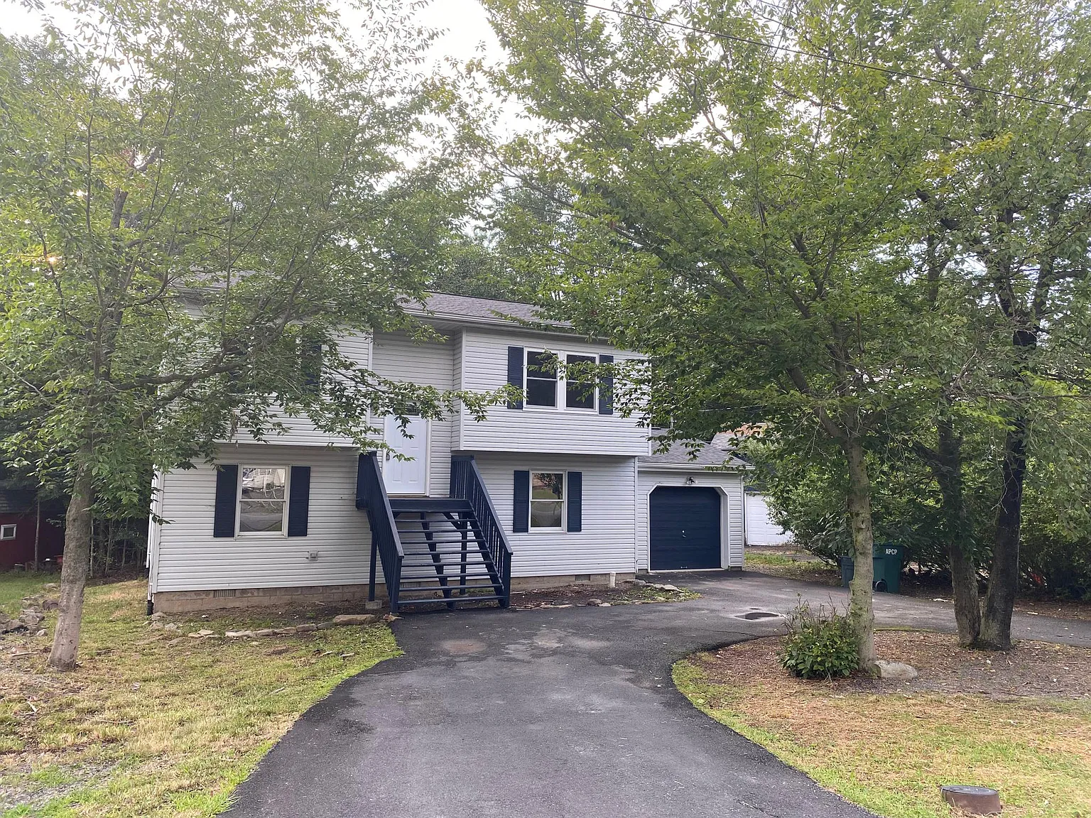 3160 Carobeth Dr photo 1