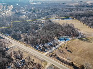 2327 Jefferson Rd, Manchester, IA 52057