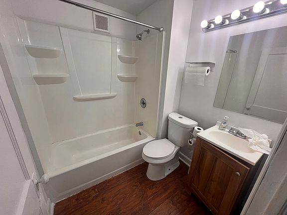 3rd image of 2118 Denison Ave Unit 1