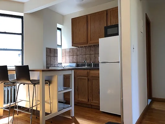 Rented by APT212 INC | media 4