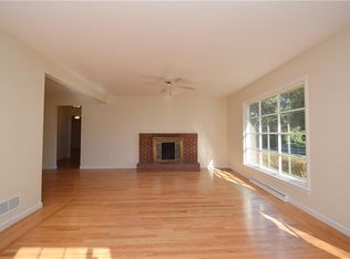 1346 Green End Ave, Newport, RI 02842