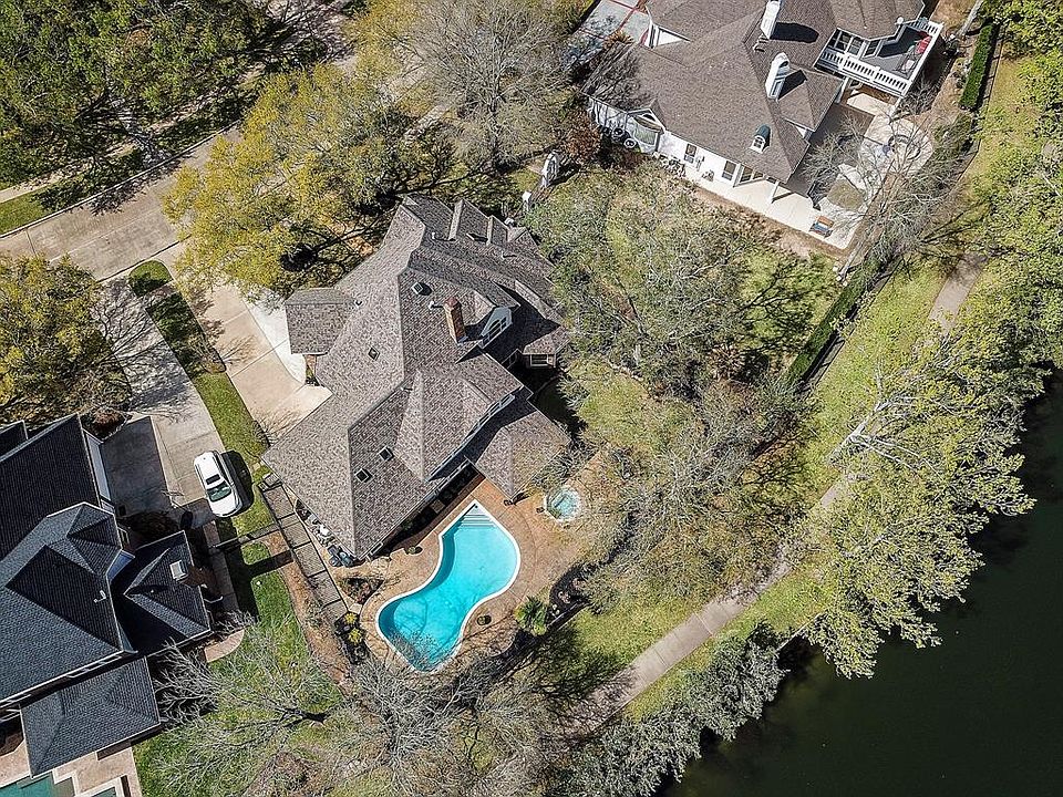 Let's talk about the lake views! Fabulous views with NO REAR NEIGHBORS and just a short walk to Cinco Ranch Beach Club