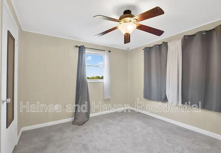 218 Dennis Ave — Photo 10