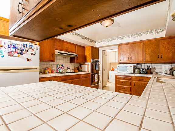 2nd image of 1311 Hacienda Dr
