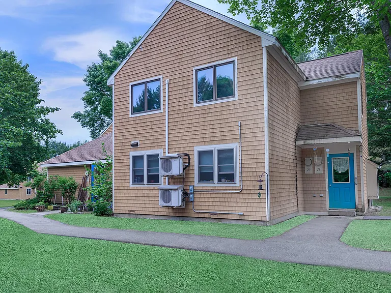 15 Country Meadows Ln — Photo 5