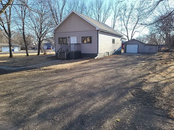 110 Dakota St, Wakonda, SD 57073