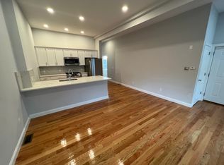 12 Cross St, Somerville, MA 02145