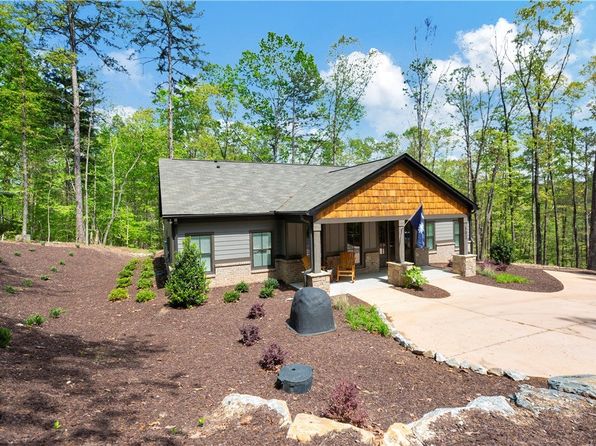 102 Jocassee Falls Rd