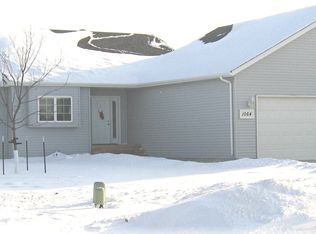 1064 Parkway Ln, West Fargo, ND