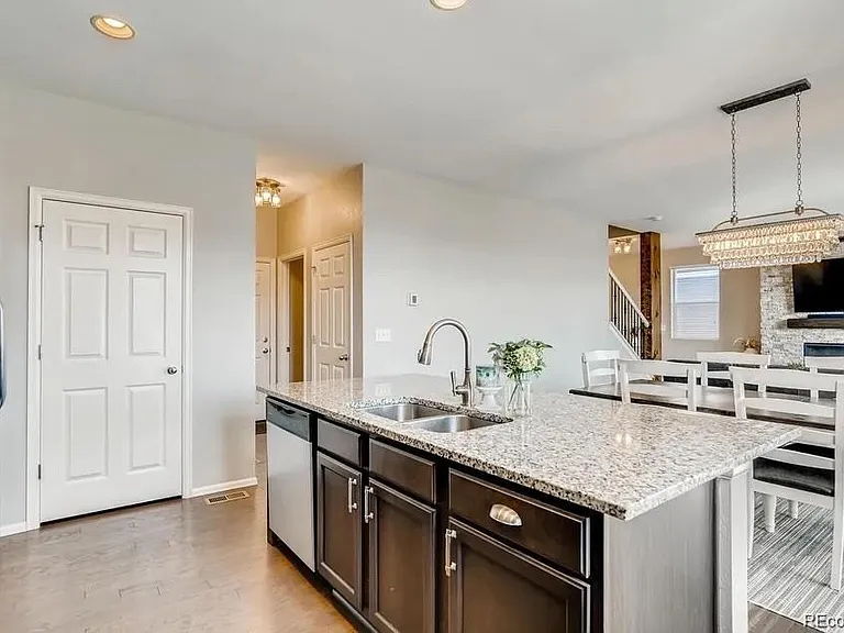 2212 Shadow Creek Dr — Photo 6