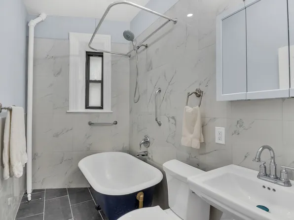 100 Hamilton Place image 14 of 19