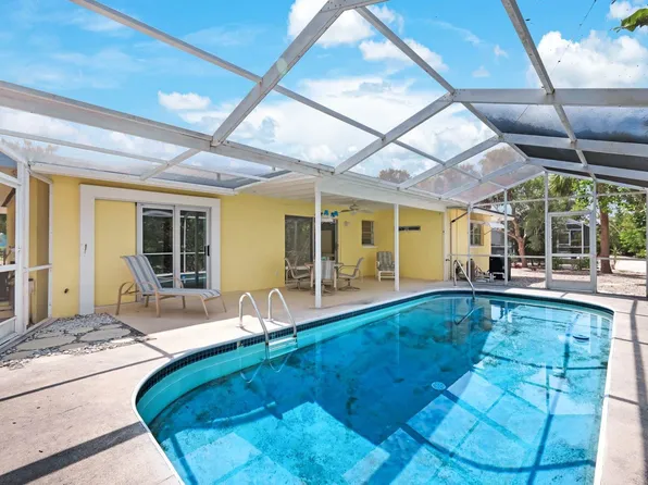 1125 Captains Walk St, Sanibel, FL 33957