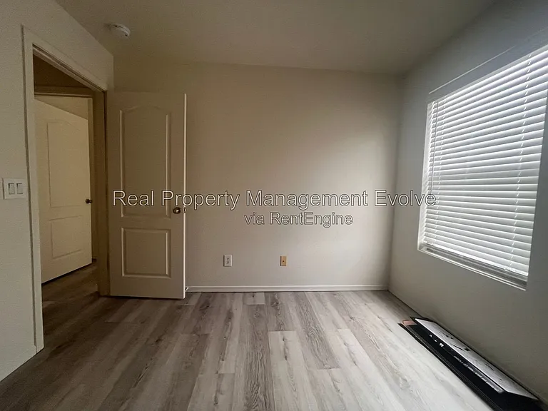 9503 N 82nd Ln — Photo 21