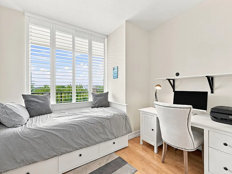 101 SE 20th Ave #501 — Photo 24