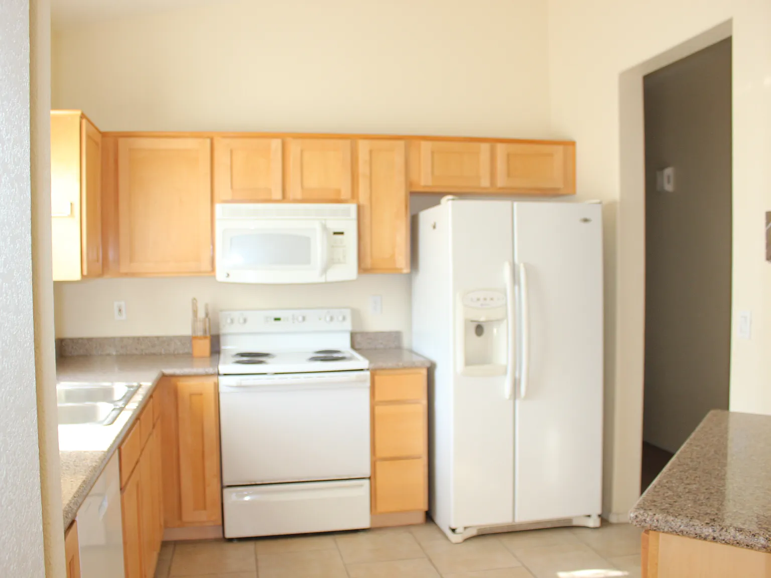 2 bed, 1108 sqft, $1,800 — Photo 2