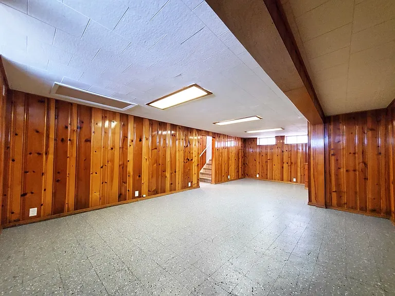 18512 Lewis Dr — Photo 21