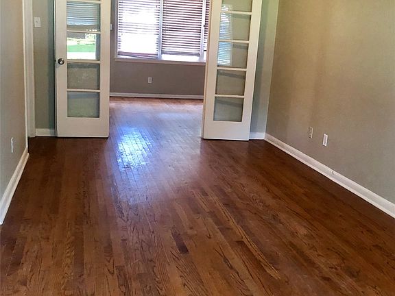 3rd image of 414 Pittman St
