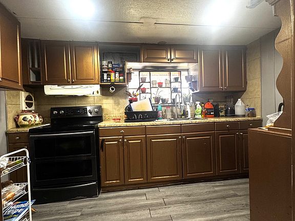 5th image of 3545 Detroiter Dr