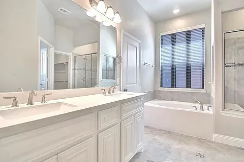 2417 Griffith Park Dr — Photo 13