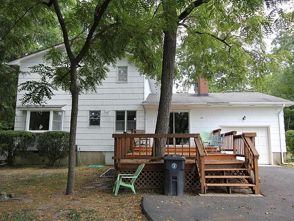 2nd image of 18 Lexington Ave