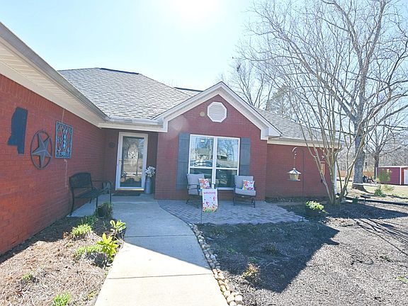 2nd image of 1106 Bankhead Rd SW