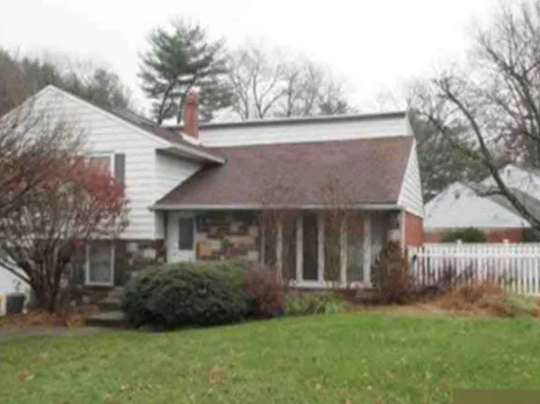 108 Mary Waters Ford Rd, Bala Cynwyd, PA 19004