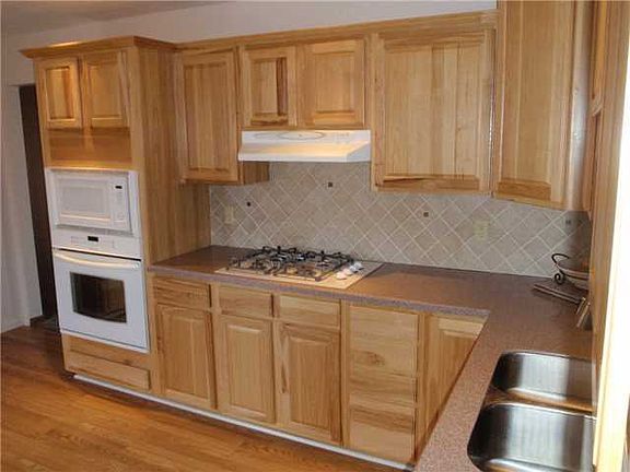 2nd image of 29 Brentwood Dr