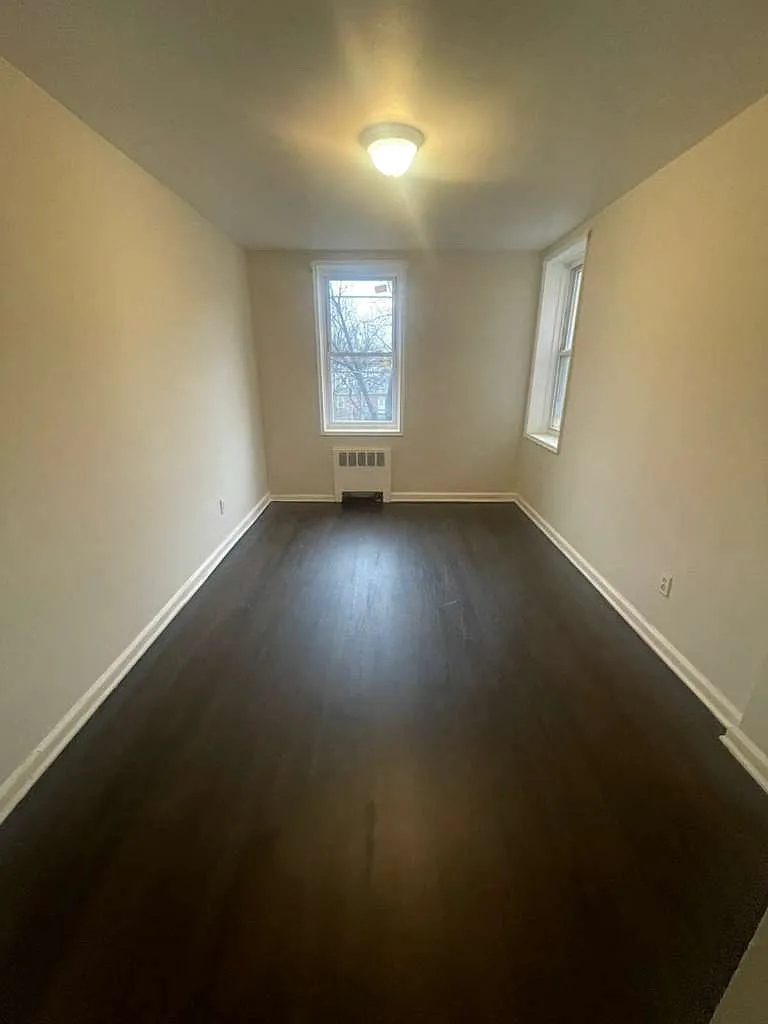 Building Photo - 103 Chancellor Ave #26B