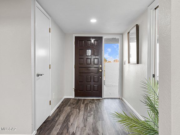 5th image of 230 E Paseo De Golf