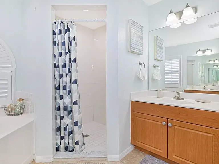 1713 NW 43rd Ave — Photo 32