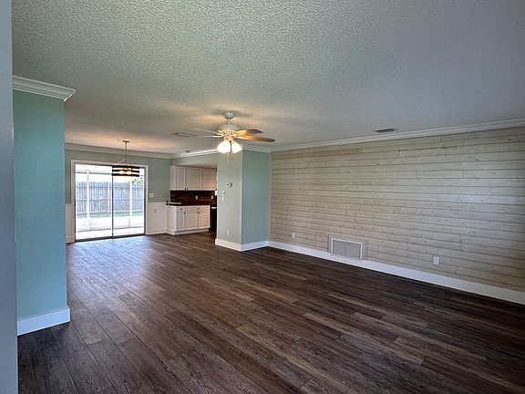 3rd image of 647 Goodwin Ave