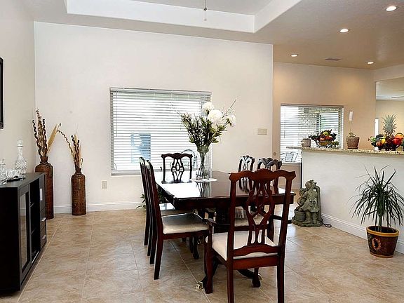 5th image of 1209 Leslie Ln
