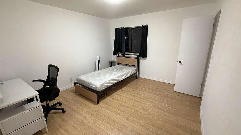 2 bed, 1100 sqft, $1,350 — Photo 4