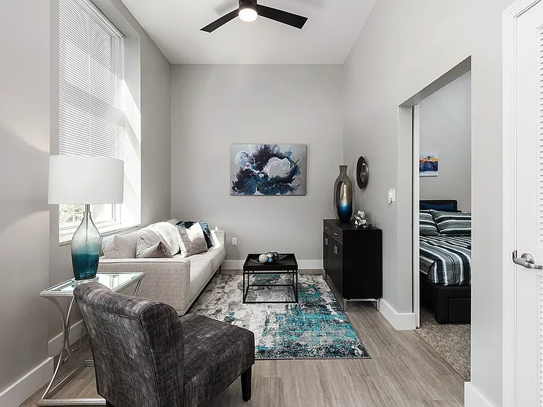 Residences at Delmar Divine — Photo 14